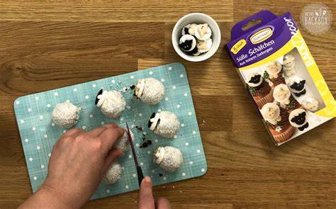 Schäfchen Cake Balls Rezept Schritt-für-Schritt