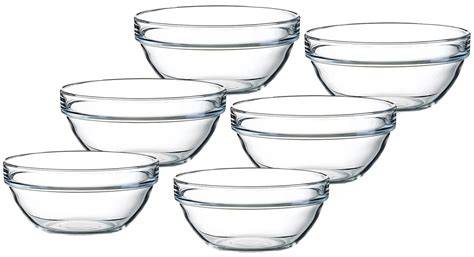 Schälchen Wasser im Backofen für klassischen Hefekuchen