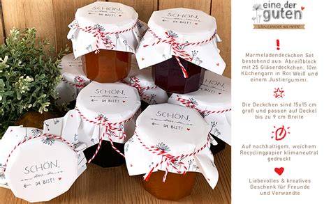 Schön verpackte Marmeladengläser mit Etiketten