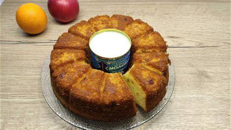 Schüssel mit gezuckerter Kondensmilch und Schokolade