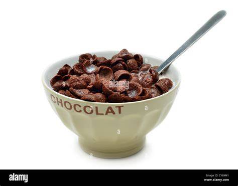 Schale mit knusprigem Schoko-Crunchy und Milch