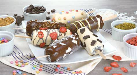 Schaumküsse mit verschiedenen Toppings: Haselnusskrokant, Kokos, Smarties