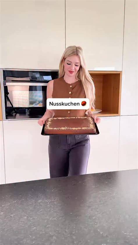 Schema: Backform auslegen, Teig einfüllen, Backzeit und Stäbchenprobe