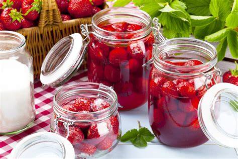 Schema: Einkochen von Erdbeeren in Gläsern