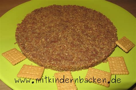 Schema: Krümelboden aus Keksen - Verhältnis Kekse/Butter, Andruck in Springform, Kühlzeit