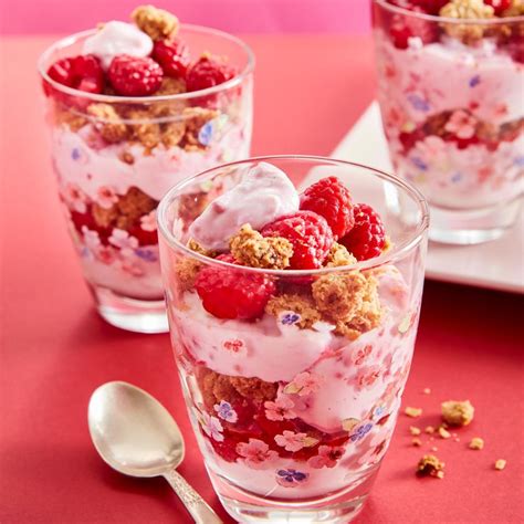 Schema: Schichtdessert-Komponenten (cremig, knusprig, fruchtig, Toppings)