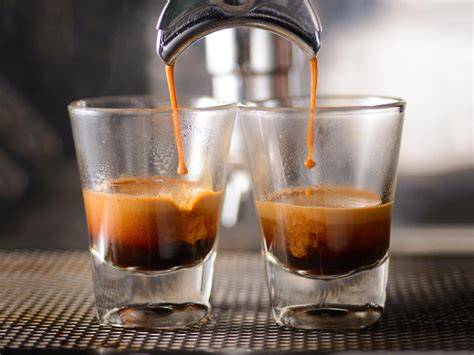 Schematische Bestellhilfe: Größe, Espresso-Shots, Milchalternativen, Sirup-pumps (zuckerfrei)