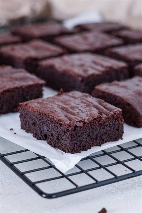 Schematische Darstellung: Teigkonsistenz und Gargrad bei Brownies ohne Schokolade