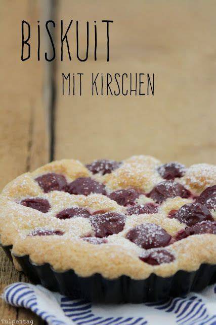 Schichtaufbau: Biskuit, Kirsch-Quark-Creme, Kirschen, Schokospäne