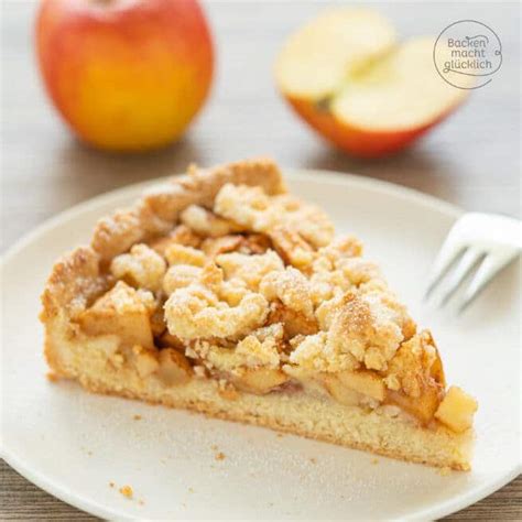 Schichtaufbau Apfel Karamell Streusel Kuchen: Boden, Apfelfüllung, Quarkmasse, Streusel, Karamell