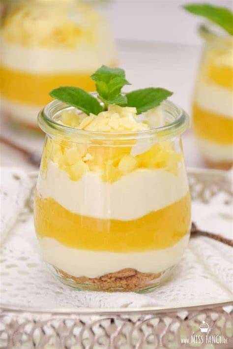 Schichtdessert im Glas: Quarkcreme, marinierte Orangen und Grand Marnier