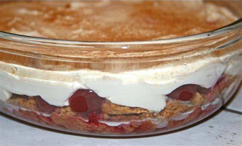 Schichtdessert in Auflaufform