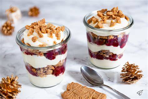 Schichtdessert mit Kirschen und Mascarpone