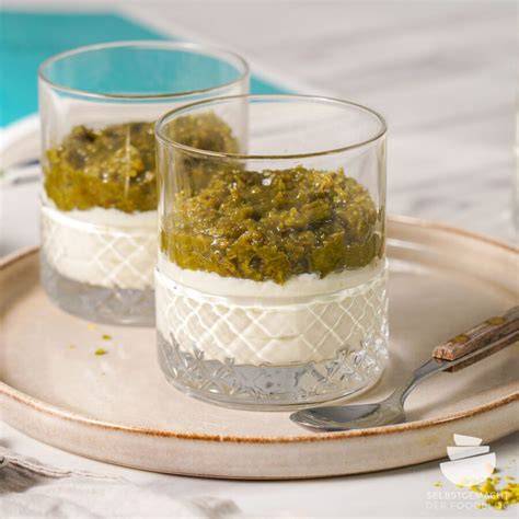 Schichten im Glas: Engelshaar, Pistaziencreme, Mascarpone, Schokolade