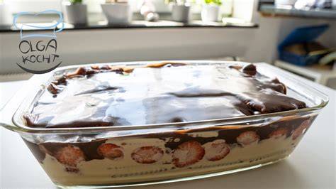 Schichtkuchen ohne Backen in Auflaufform mit Butterkeksen und Kokos