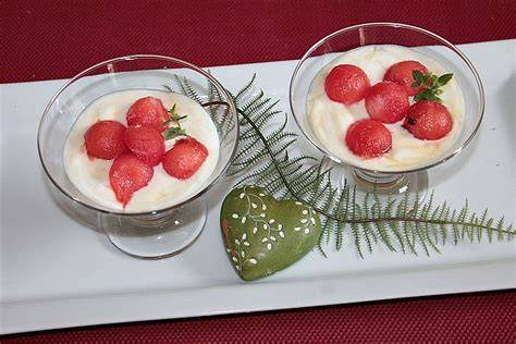 Schichtung Wassermelone-Joghurt-Dessert