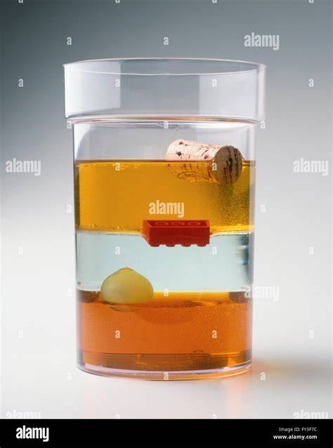 Schichtung von Trifle-Schichten im Glas
