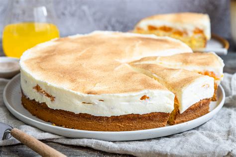 Schlagsahne-Kuchen in der Springform mit Puderzucker-Tipp