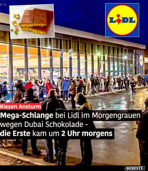 Schlangestehen vor dem Supermarkt wegen Dubai Schokolade