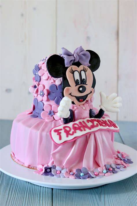Schleifen-Deko für Minnie Maus aus Fondant