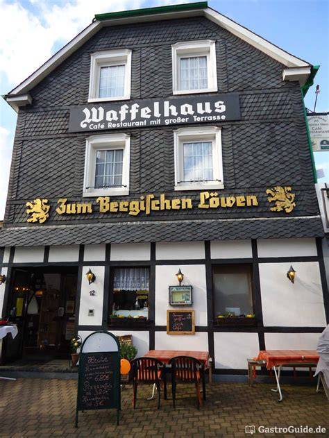 Schloss Burg und das Waffelhaus zum bergischen Löwen