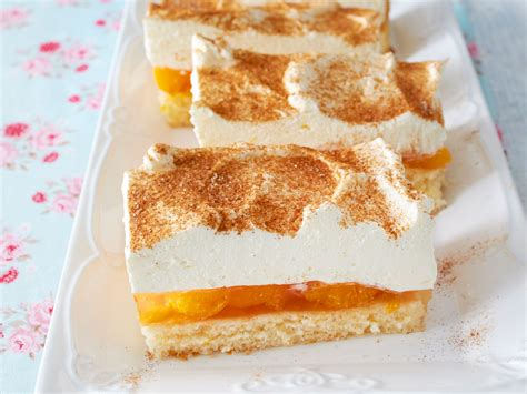 Schmand-Sahne-Kuchen auf dem Blech