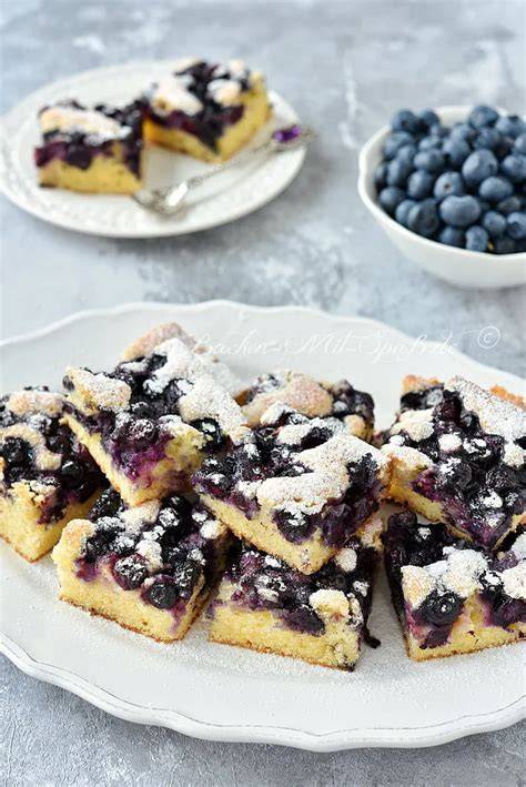 Schneller Blaubeerkuchen auf dem Teller