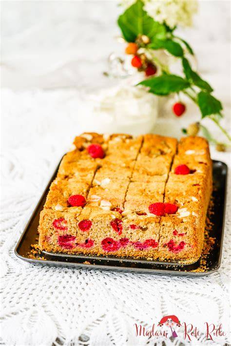 Schnitten mit Mascarpone-Frischkäse-Himbeer-Creme