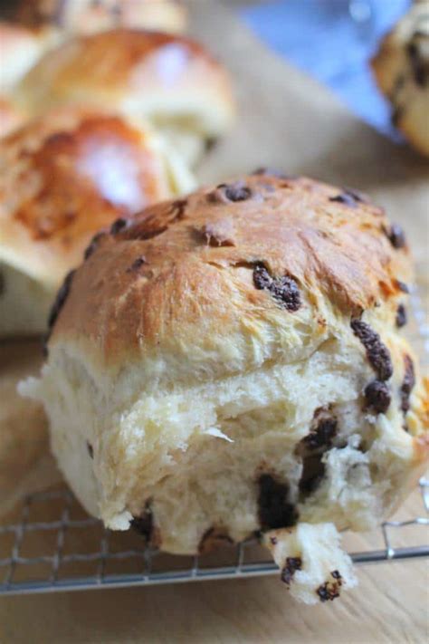 Schoko Brioche Brötchen auf Backblech