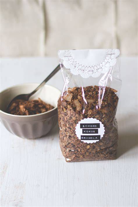Schoko Granola als kreativer Geschenk-Tipp im Schraubglas mit Banderole