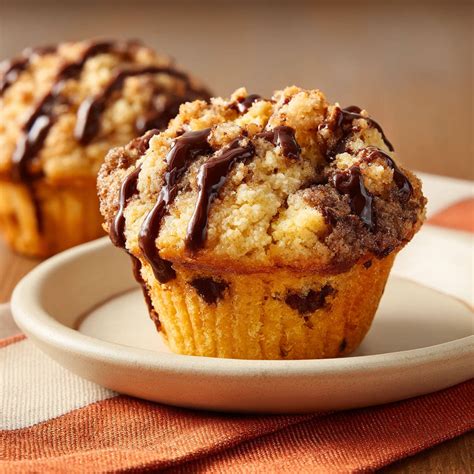Schoko Muffins mit Streusel auf Teller