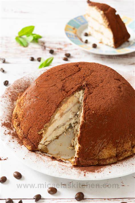 Schoko-Baiser-Semifreddo in Zuccotto-Form