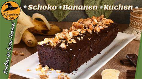 Schoko-Bananen mit Kokosraspeln auf Holzspieß
