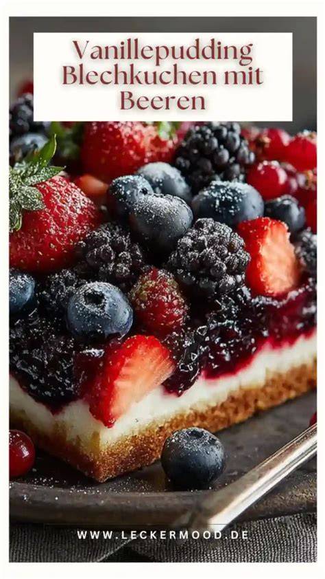 Schoko-Beeren-Blechkuchen mit frischen Beeren