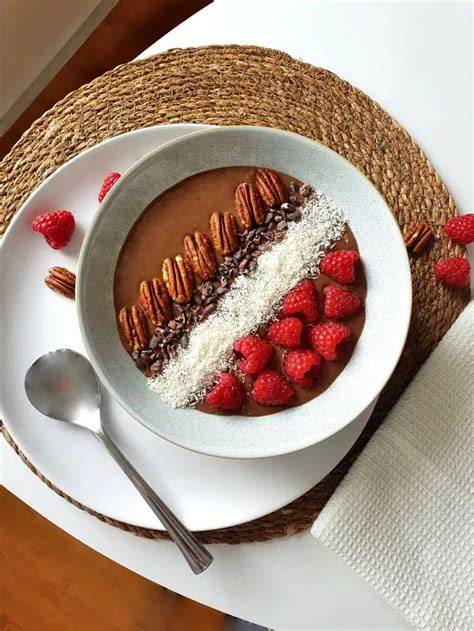 Schoko-Bowl als fertiges Frühstück in der Schüssel