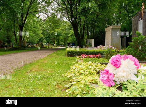 Schoko-Friedhof mit Grabsteinen und Geistern