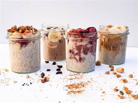 Schoko-Kaffee Overnight Oats im Glas geschichtet