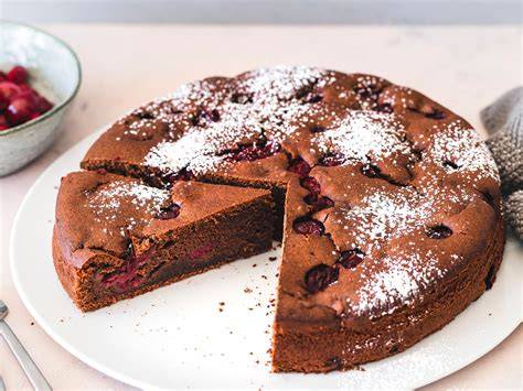 Schoko-Kirsch-Kuchen mit Schmand, Zutaten und Serviervorschlag