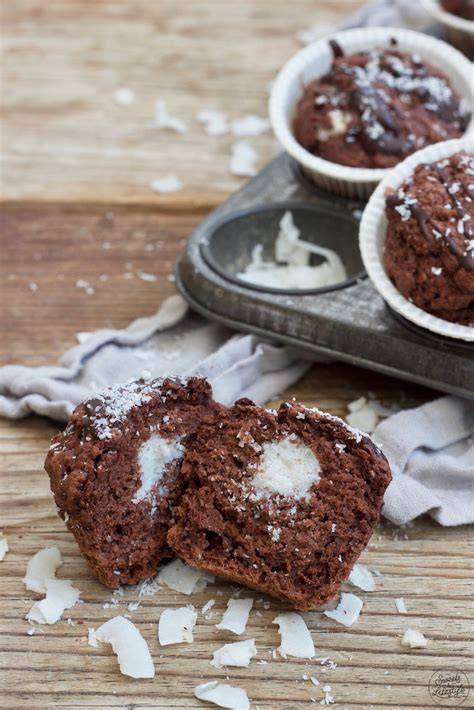Schoko-Kokos-Muffins - Anschnitt mit sichtbarem Kokoskern