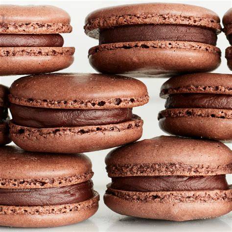 Schoko-Macarons zusammensetzen