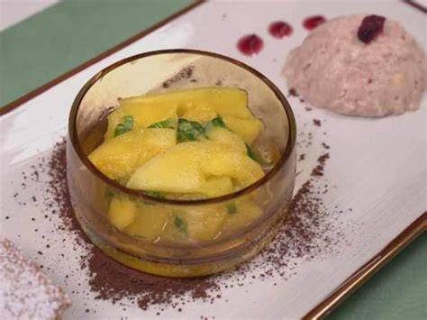 Schoko-Marshmallow-Bites mit Cranberry und Mango