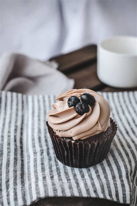 Schoko-Mascarpone-Frosting auf Cupcake