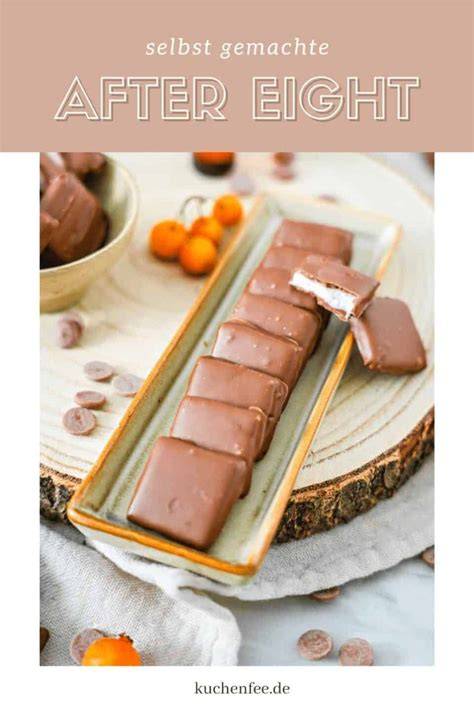 Schoko-Minz-Creme in einer Schüssel mit After Eight Plättchen