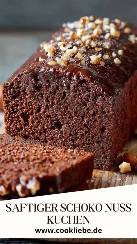 Schoko-Nuss-Kuchen auf Kuchenplatte