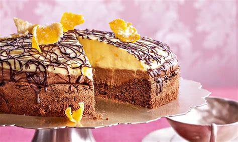 Schoko-Orangen-Torte: Serviertipp mit kandierten Orangenscheiben