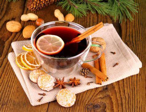Schoko-Pfundskuchen mit Glühwein und Zimtstange
