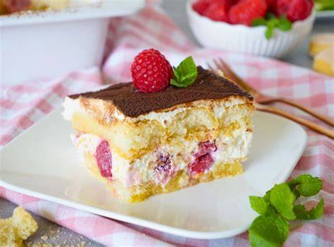Schoko-Tiramisu mit Himbeeren oder Kirschen als fruchtiges Highlight