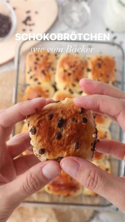 Schokobrötchen auf Blech