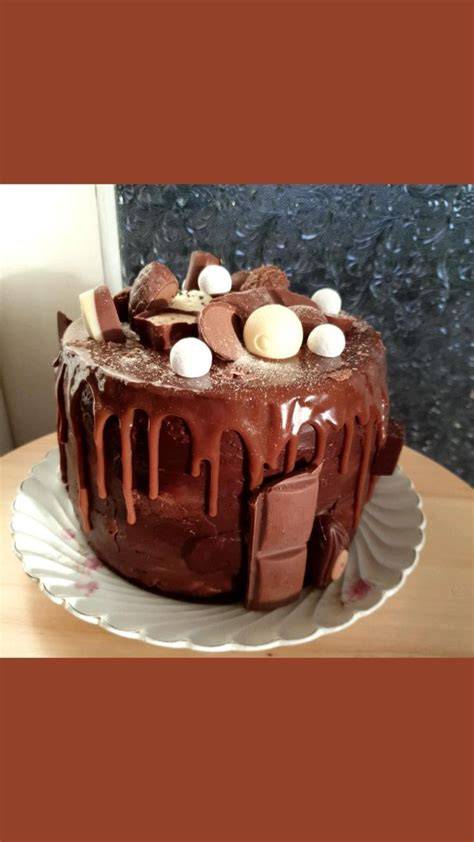 Schokodrip auf Torte