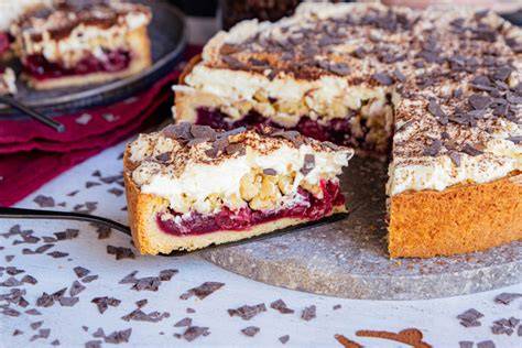 Schokoflockenkuchen luftdicht verpackt in einer Kuchenbox